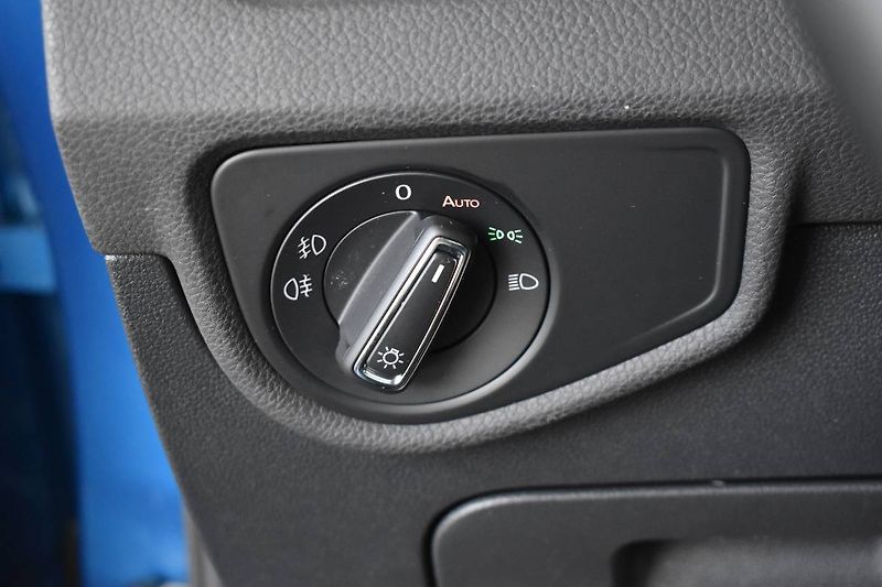 Volkswagen Touran (2023) 1.5TSI 110kW DSG, Full LED - fotka 19 z 25