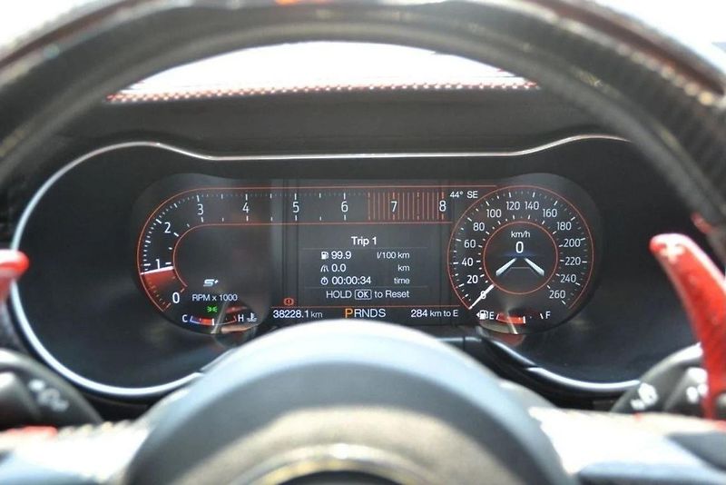 Ford Mustang (2019) 2.3 EcoBoost Convertible - fotka 11 z 23