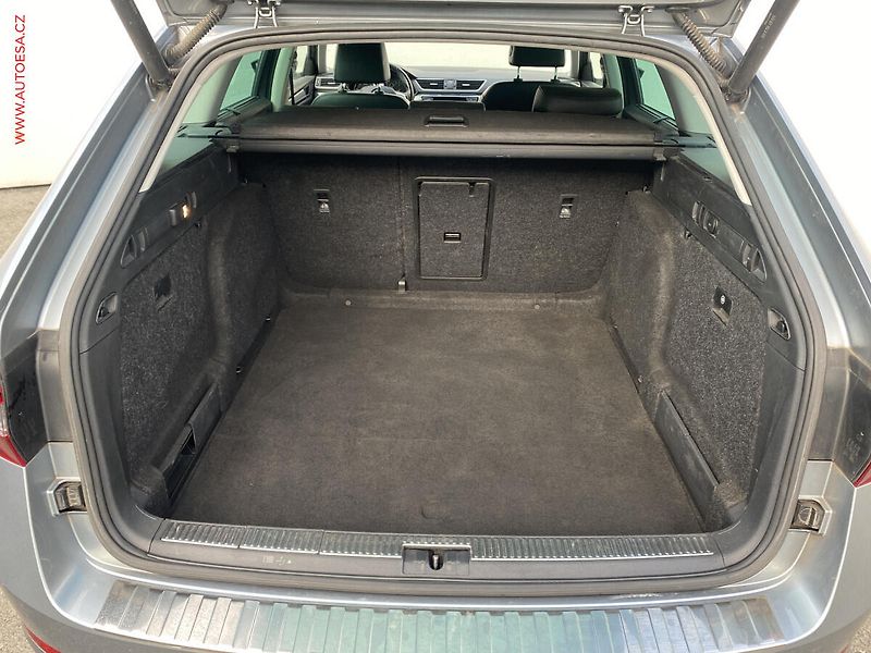 Škoda Superb (2016) 1.6 TDi, Style, DSG, kůže - fotka 7 z 18