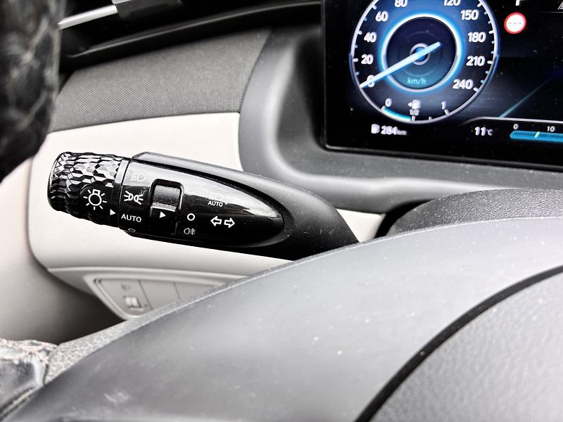 Hyundai Tucson 1.6T-GDi 110kW SMART AUTOMAT - fotka 26 z 31