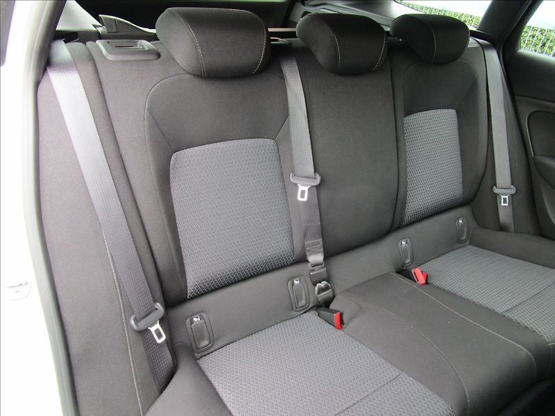 Opel Insignia ST 1.5 CDTi, aut. Klima, LED - fotka 26 z 41