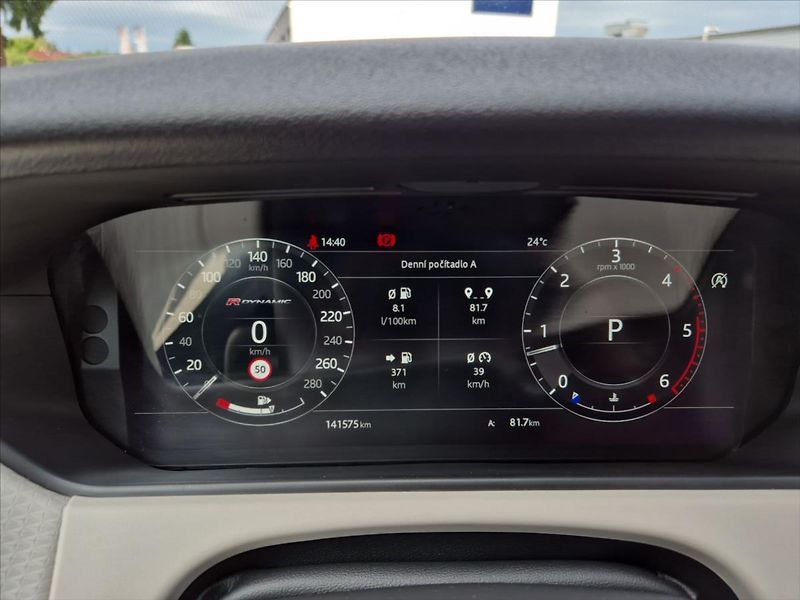 Land Rover Range Rover Velar 3,0 D300 R-Dynamic SE - fotka 15 z 19