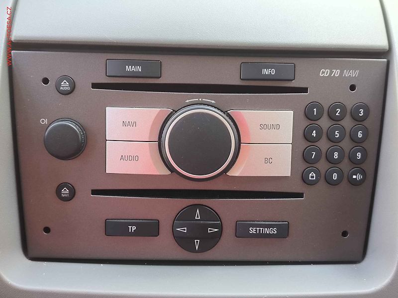 Opel Vivaro (2009) 2.5CDTi WESTFALIA, Life, TZ - fotka 17 z 24