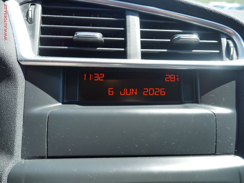 Citroën C4 (2011) 1.4i, ČR, AC, park.asist - fotka 17 z 18