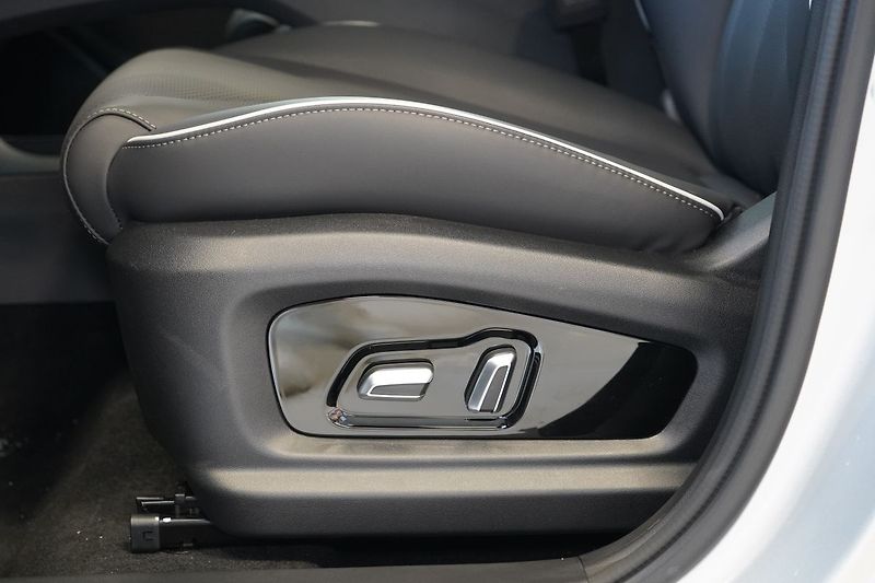 Chery Tiggo 7 PHEV UNIQUE 1.5 TGDI HEV - fotka 14 z 34