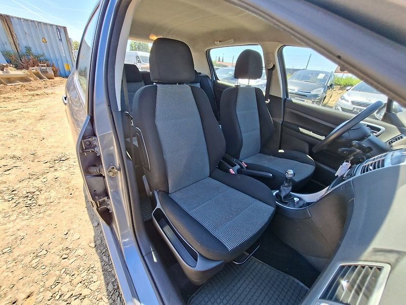 Peugeot 307 1,4i 16V 90k M5 - fotka 15 z 20