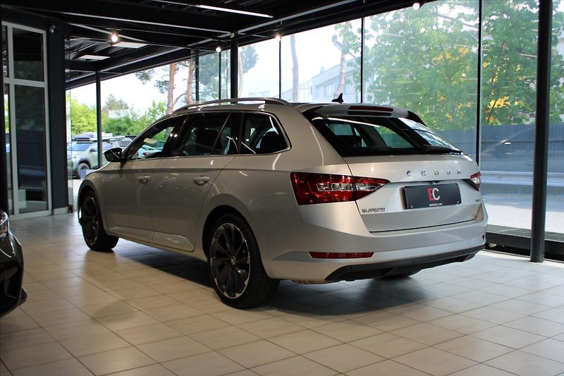Škoda Superb TDi 140kW DSG 4x4 Style ACC/Ne - fotka 4 z 31