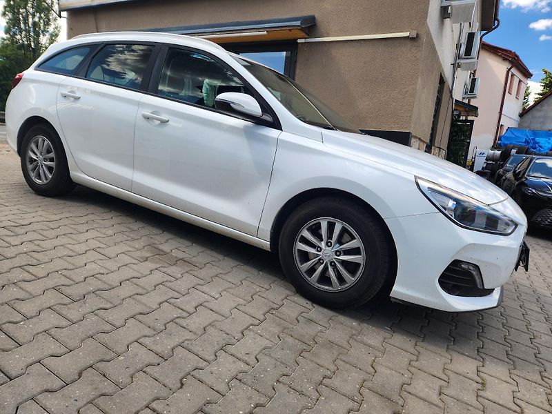 Hyundai i30 1.6-SPOTŘEBA CCA5.5l/100KM - fotka 5 z 12