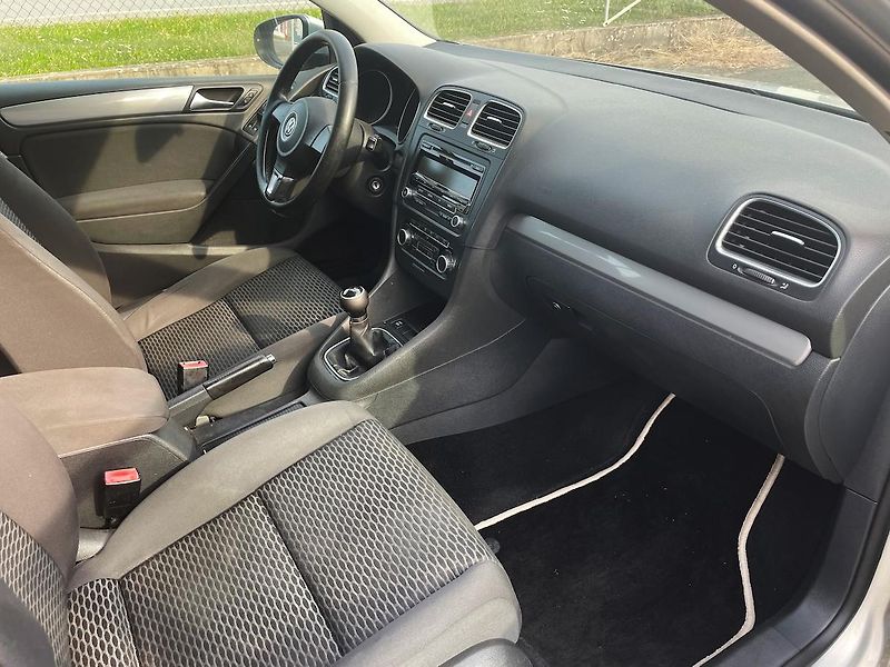 Volkswagen Golf (2010) Volkswagen Golf, 1.6 TDi - fotka 13 z 15