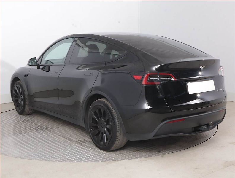 Tesla Model Y (2023) Long Range AWD 79kWh, SoH 92% - fotka 4 z 21