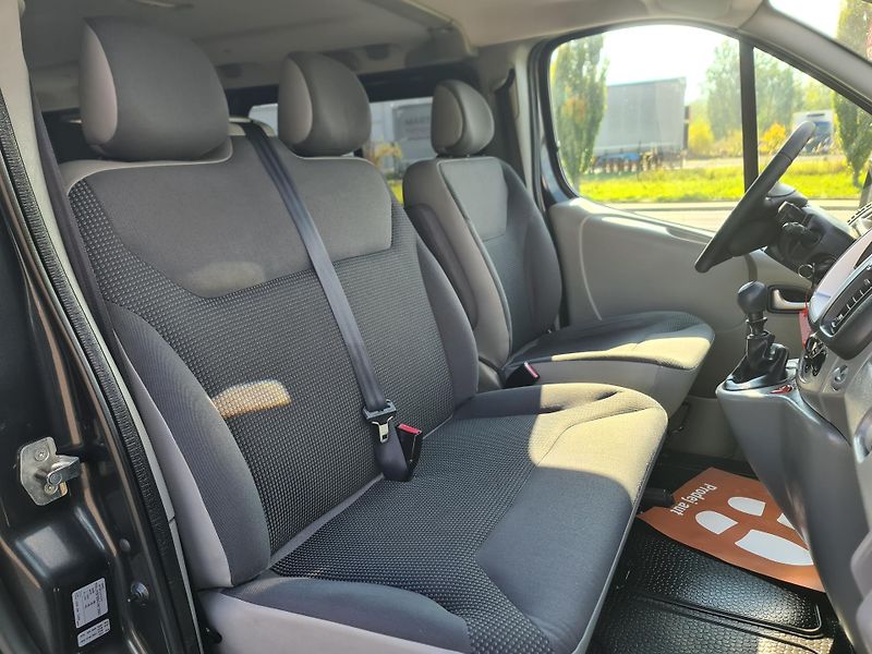 Opel Vivaro (2012) LONG 2.0 CDTi HRADEC KRÁLOVÉ - fotka 31 z 89