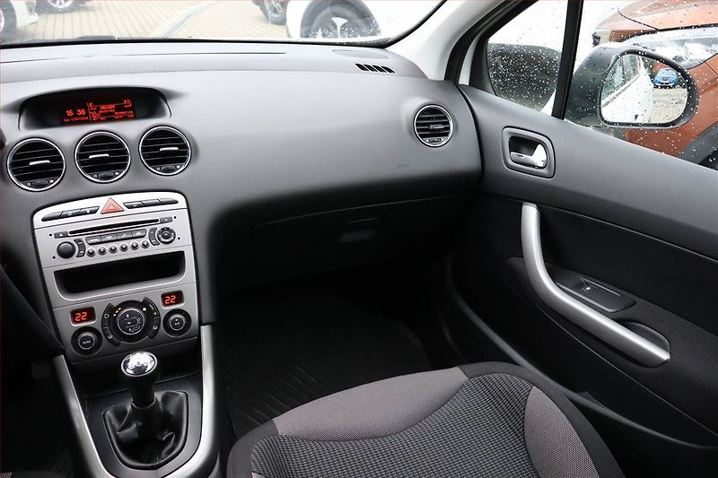 Peugeot 308 (2013) 1.6 VTi, Serv.kniha, Tempomat - fotka 8 z 20
