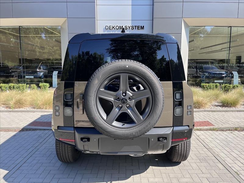 Land Rover Defender (2026) 3,0 110 X-Dynamic SE D250 AWD - fotka 7 z 19