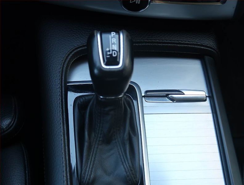 Volvo XC90 (2015) D5 AWD - fotka 13 z 25