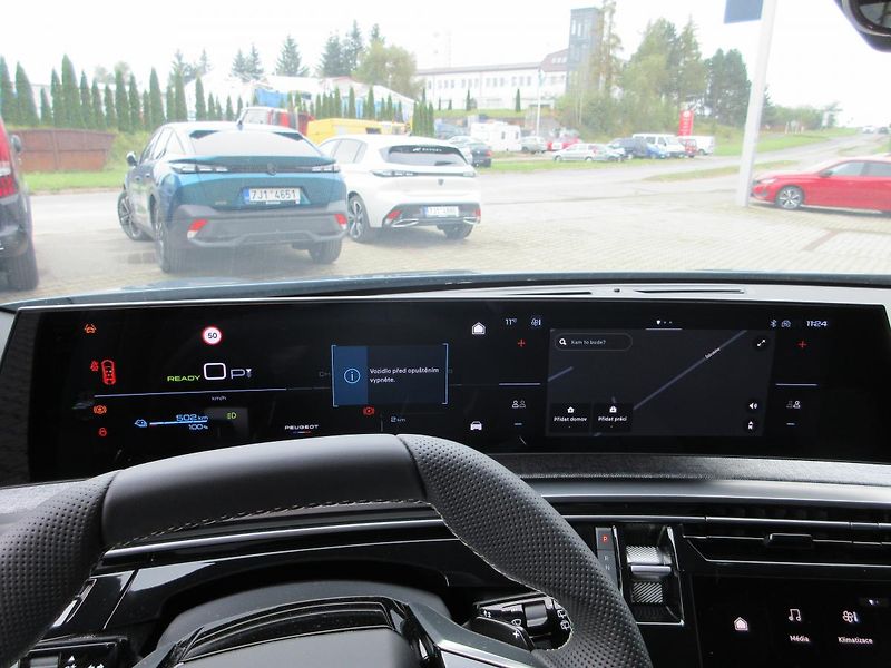 Peugeot 5008 GT Elektromotor 157 kW / 210 k - fotka 20 z 27