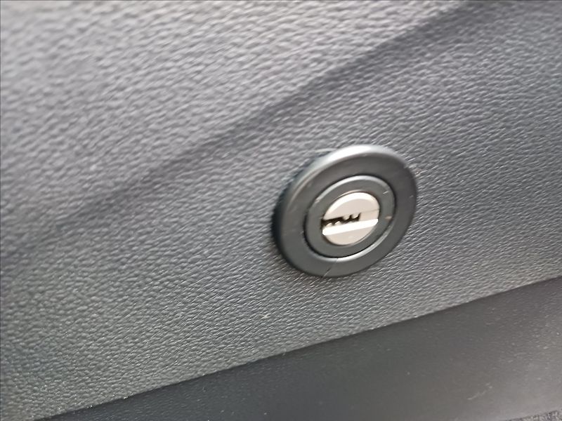 Škoda Octavia 1,6 TDI 85Kw plný servis - fotka 17 z 19