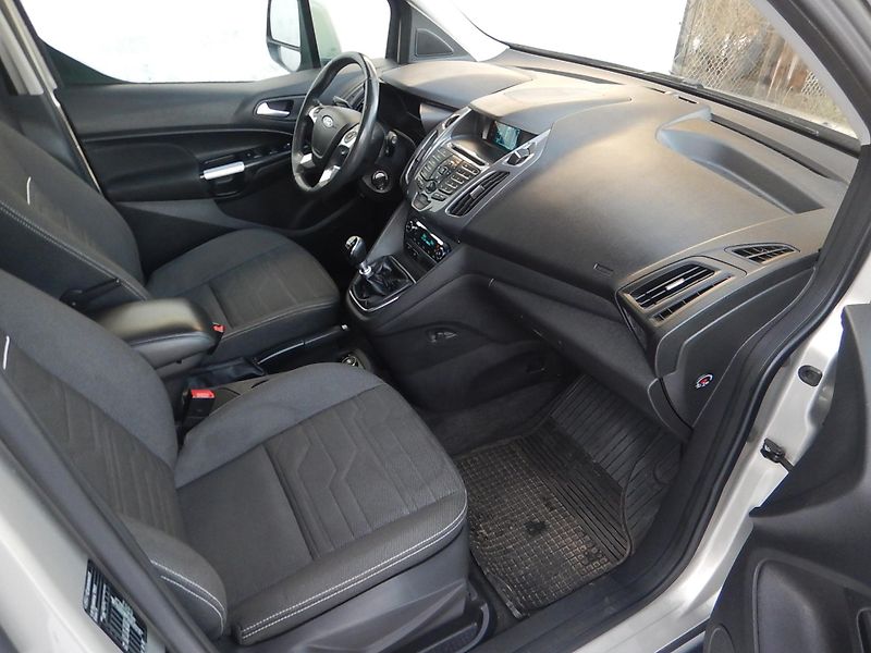 Ford Tourneo Connect 1.6 TDCi, 7 MÍST - fotka 13 z 29