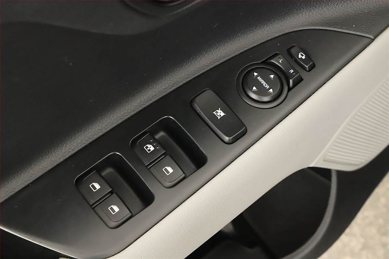 Kia Stonic (2018) 1.0 T-GDI, Serv.kniha, Kůže - fotka 12 z 19