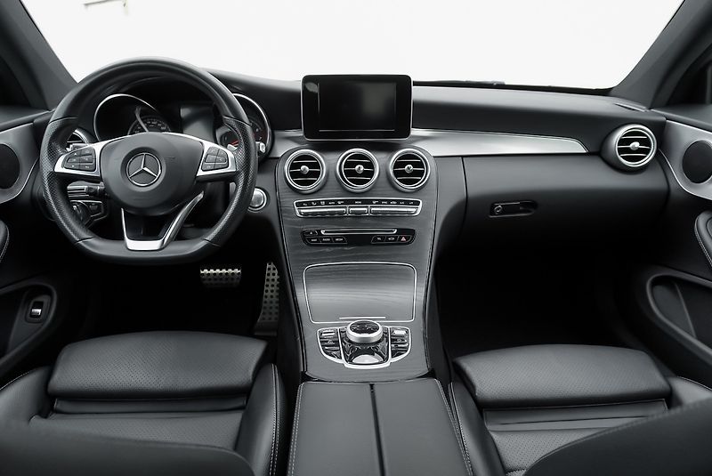 Mercedes-Benz Třídy C C 180 COUPE AMG - fotka 24 z 37
