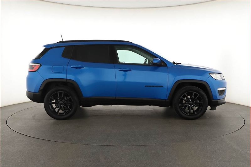 Jeep Compass (2020) 1.3 T-GDI, Kůže, Tempomat - fotka 6 z 19