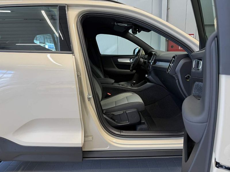 Volvo XC40 (2026) B3 2.0L 163 HP AT7 FWD CORE - fotka 15 z 21