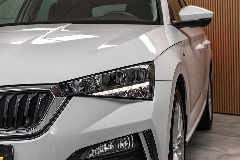 Škoda Scala 1.6 TDI DRIVE 125 YEARS*ČR 1.M - fotka 32 z 37