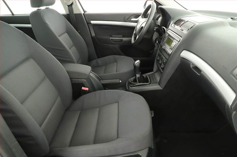 Škoda Octavia (2005) 2.0 TDI, po STK, rezervace - fotka 7 z 12
