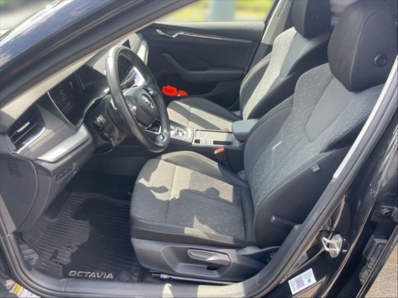 Škoda Octavia 2,0 TDI 110 Style AT - fotka 7 z 11
