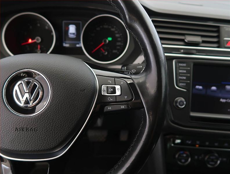 Volkswagen Tiguan (2016) R-Line 2.0 TSI - fotka 20 z 24