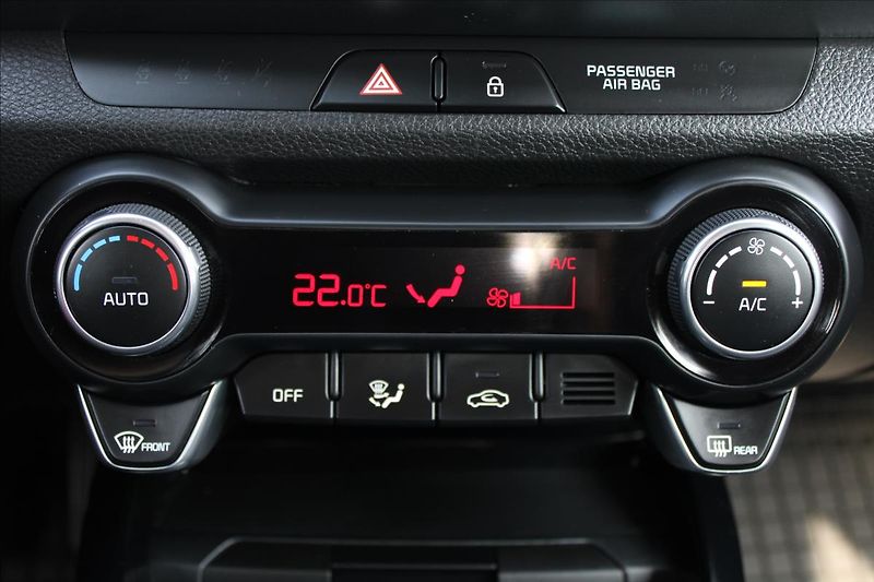 Kia Stonic 1,2 DPI  ČR,1.MAJITEL,EXCLUSIV - fotka 15 z 30