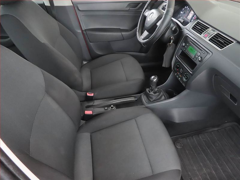 Škoda Rapid (2014) Spaceback 1.2 TSI - fotka 9 z 14