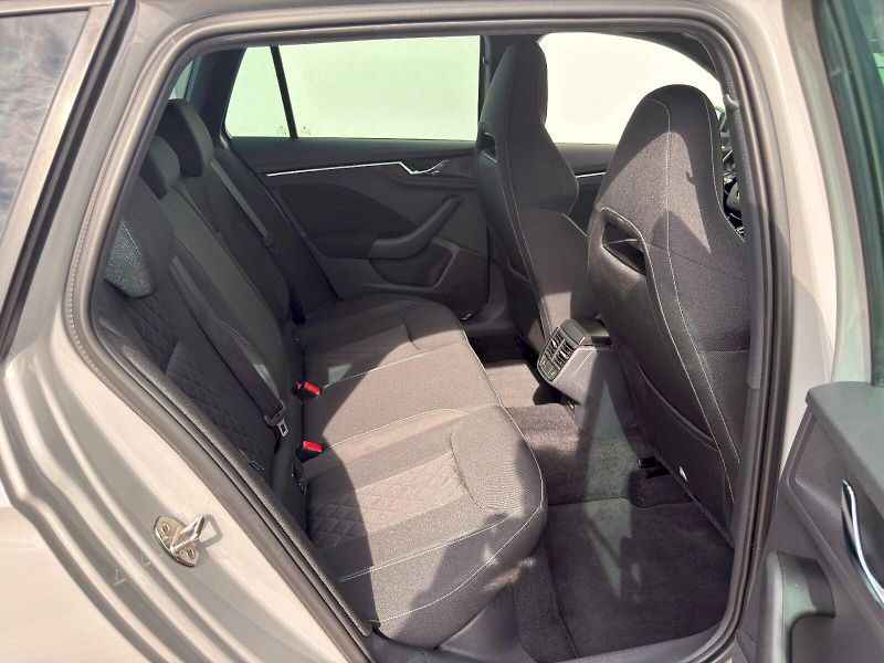 Škoda Kamiq (2021) 1.0 TSi - 81 kW, Style, A7F - fotka 13 z 27