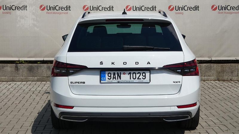 Škoda Superb 2.0 TDI DSG 4x4 Sportline 147k - fotka 4 z 29