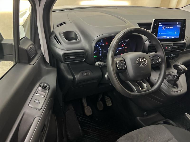 Toyota ProAce City 1,5 D-4D 75kW ACTIVE - fotka 6 z 22