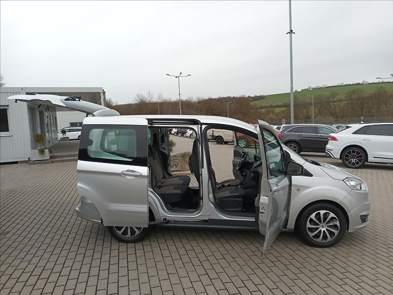 Ford Tourneo Courier 1,5 TDCI,ČR,SERVISKA,ROZVODY - fotka 9 z 37