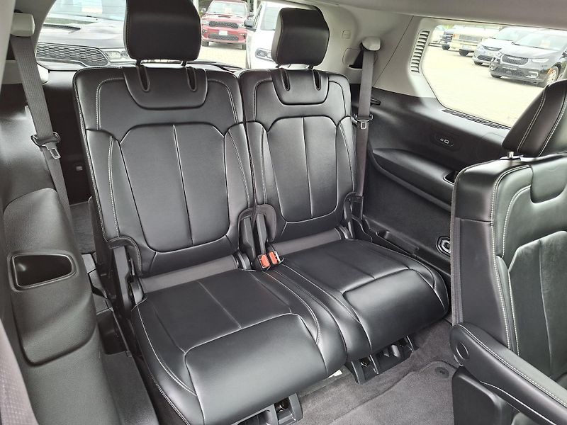Jeep Grand Cherokee (2021) 3,6L V6 4x4 LIMITED, 6 míst - fotka 22 z 46
