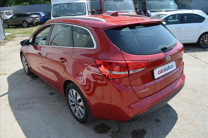 Kia Ceed (2018) 1,6 SW - fotka 6 z 24