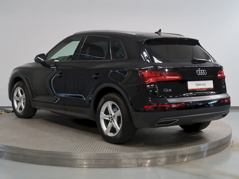 Audi Q5 (2018) 2.0TDI 100KW - fotka 7 z 32