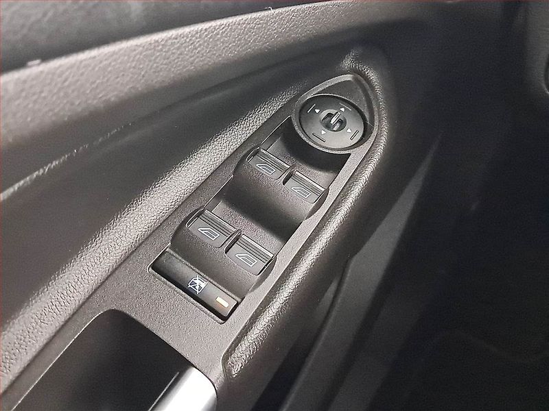Ford Kuga (2013) 2.0 TDCi, 4X4, Tempomat - fotka 19 z 21
