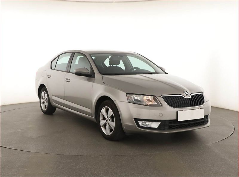 Škoda Octavia (2014) 1.6 TDI, Automat, Tempomat - fotografie inzerátu