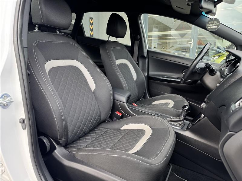 Kia Ceed 1,6 CRDi GT-Line - fotka 12 z 16