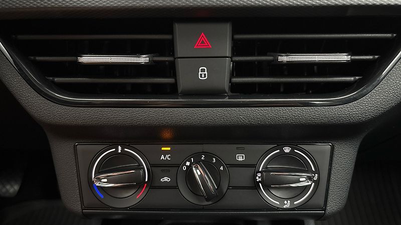 Škoda Scala 1.0 TSI Ambition - fotka 13 z 23