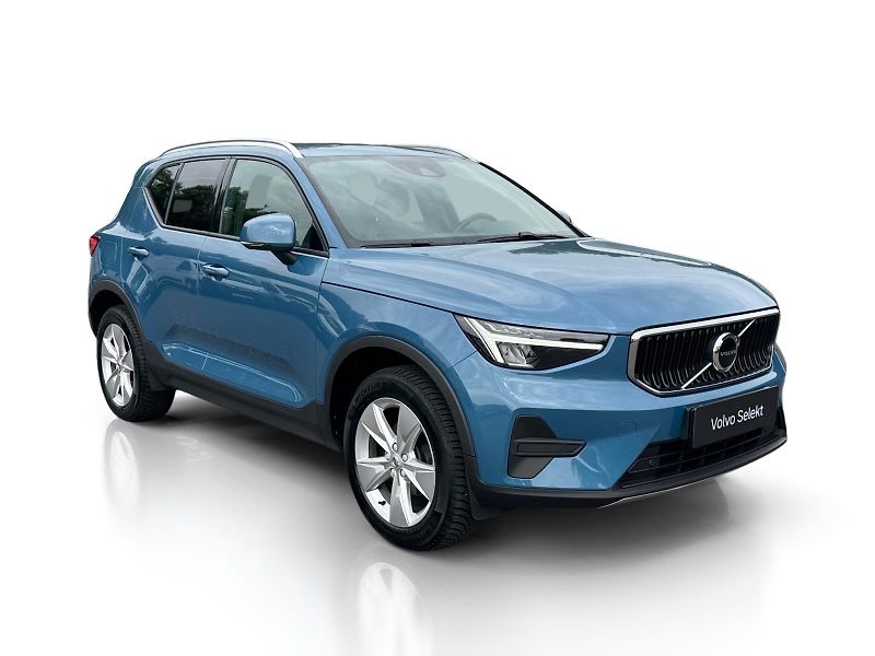 Volvo XC40 T2 FWD MOMENTUM // 1. maj. - fotka 8 z 41