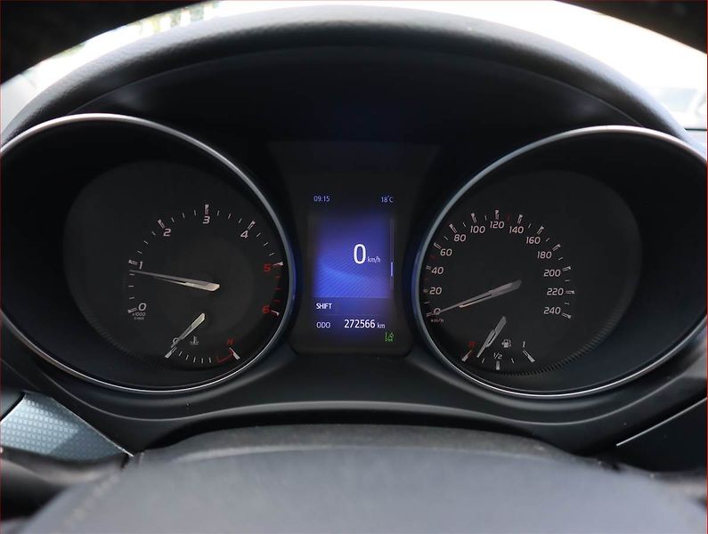 Toyota Avensis (2016) 2.0 D-4D, Serv.kniha, Navi - fotka 11 z 18