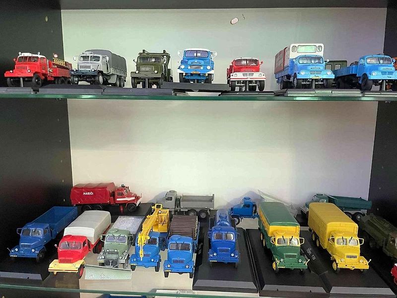 Zámek v Bravanticích na Novojičínsku zahájí v sobotu 7. června návštěvnickou sezonu s expozicí autíček, která je vystavována vůbec poprvé, 6. 6. 2025.