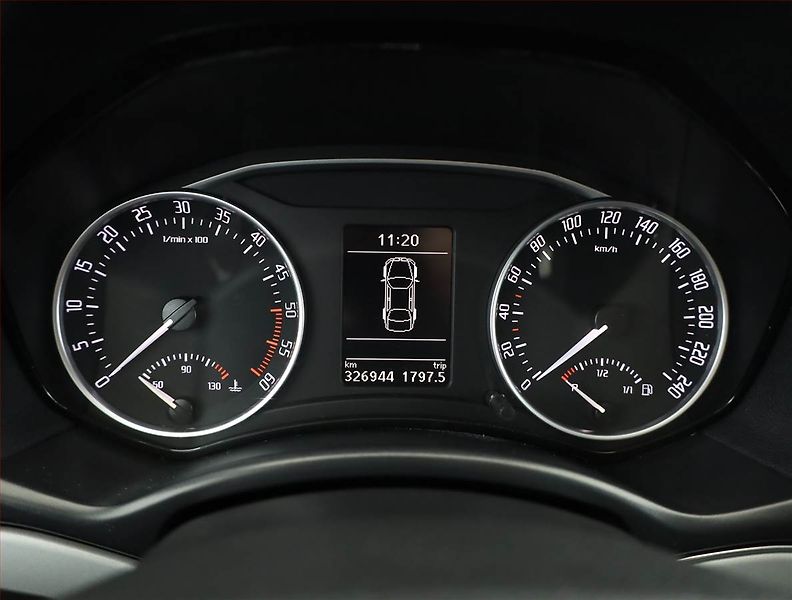 Škoda Octavia (2012) 1.6 TDI, Navi, Tempomat - fotka 9 z 14