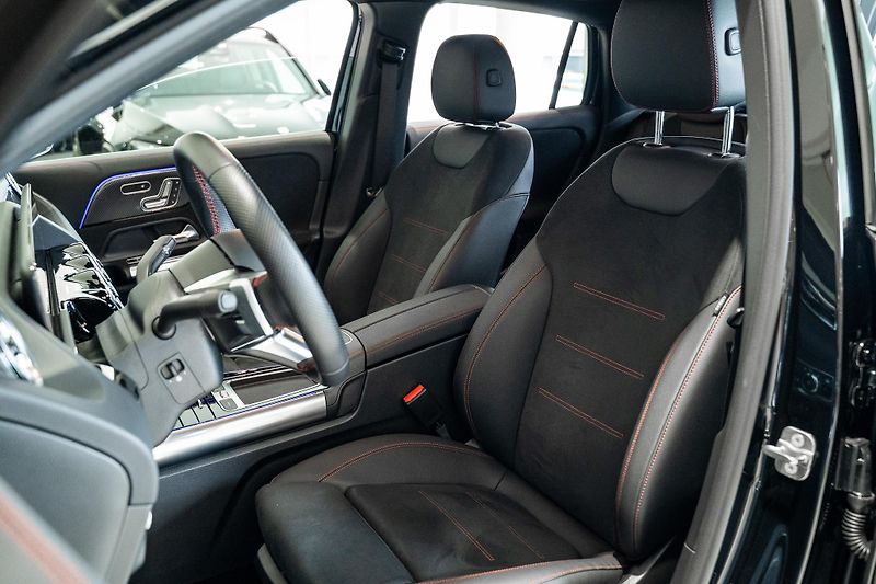 Mercedes-Benz GLA (2025) 200 d 4M/AMGPREMIUM/360/DIS/ES - fotka 11 z 20