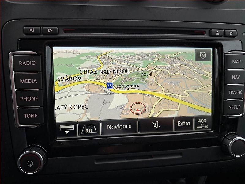 Volkswagen Touran (2015) Comfortline 2.0 TDI, Navi - fotka 13 z 18