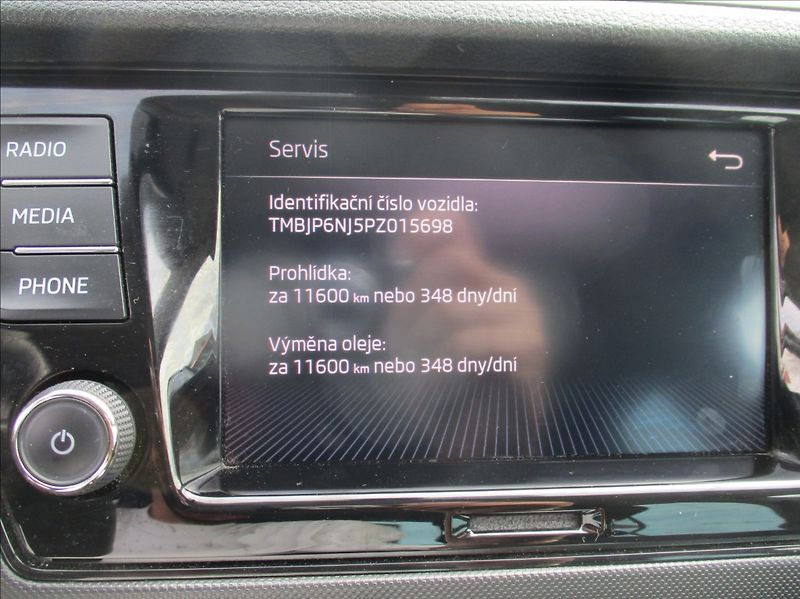 Škoda Fabia 1,0 TSI, klima,servis,1.maj,CZ - fotka 19 z 31