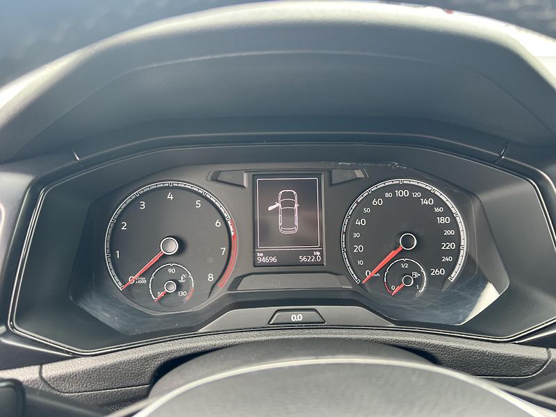 Volkswagen T-Roc 1.0 - fotka 11 z 22